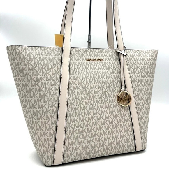 Michael Kors Pratt Large Signature Logo
Tote Bag Light Cream Multi - Picture 2 of 11